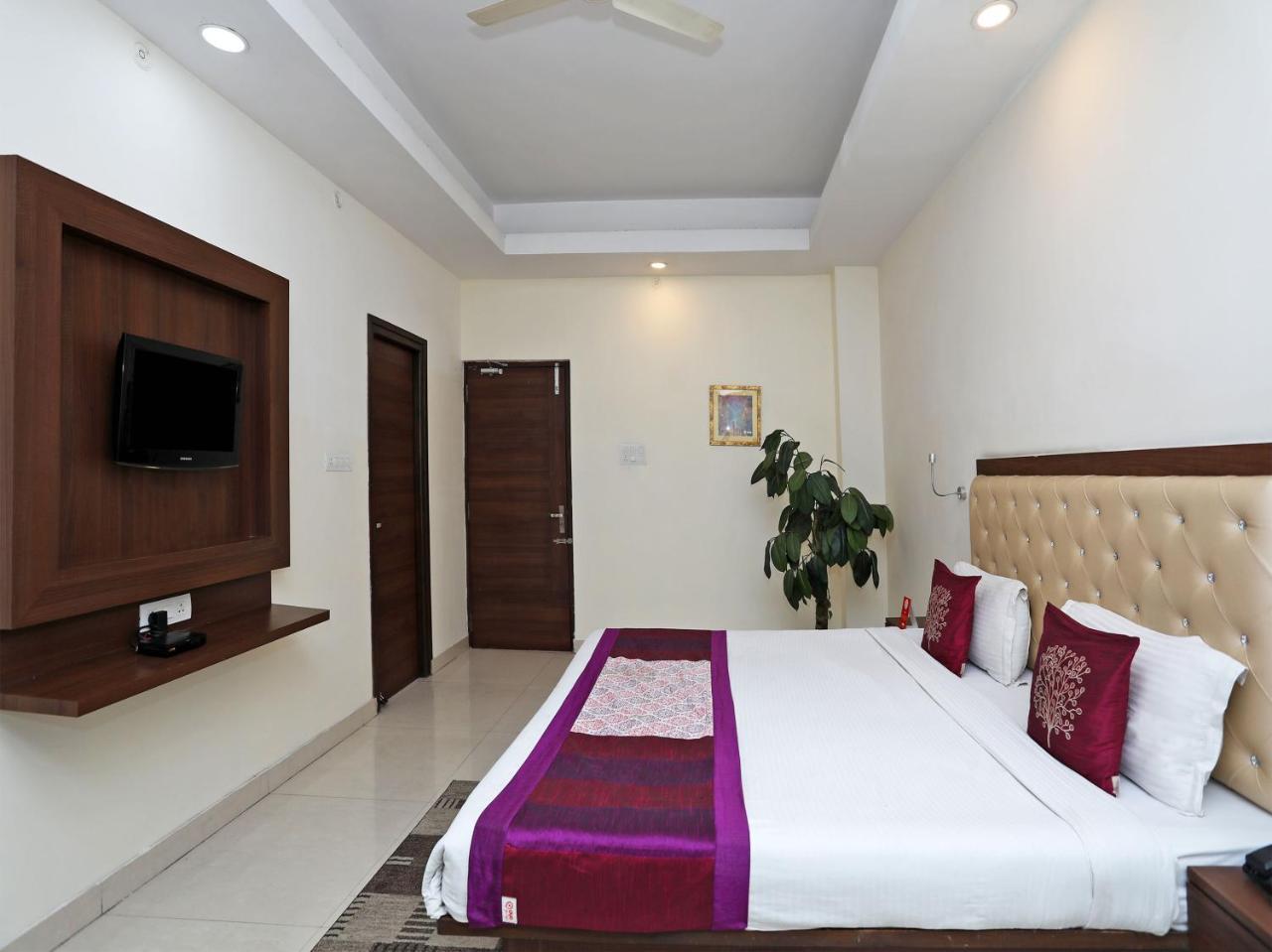 Oyo 680 Ranjana Heritage 3*