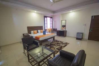 Oyo 680 Ranjana Heritage Hotel 3*